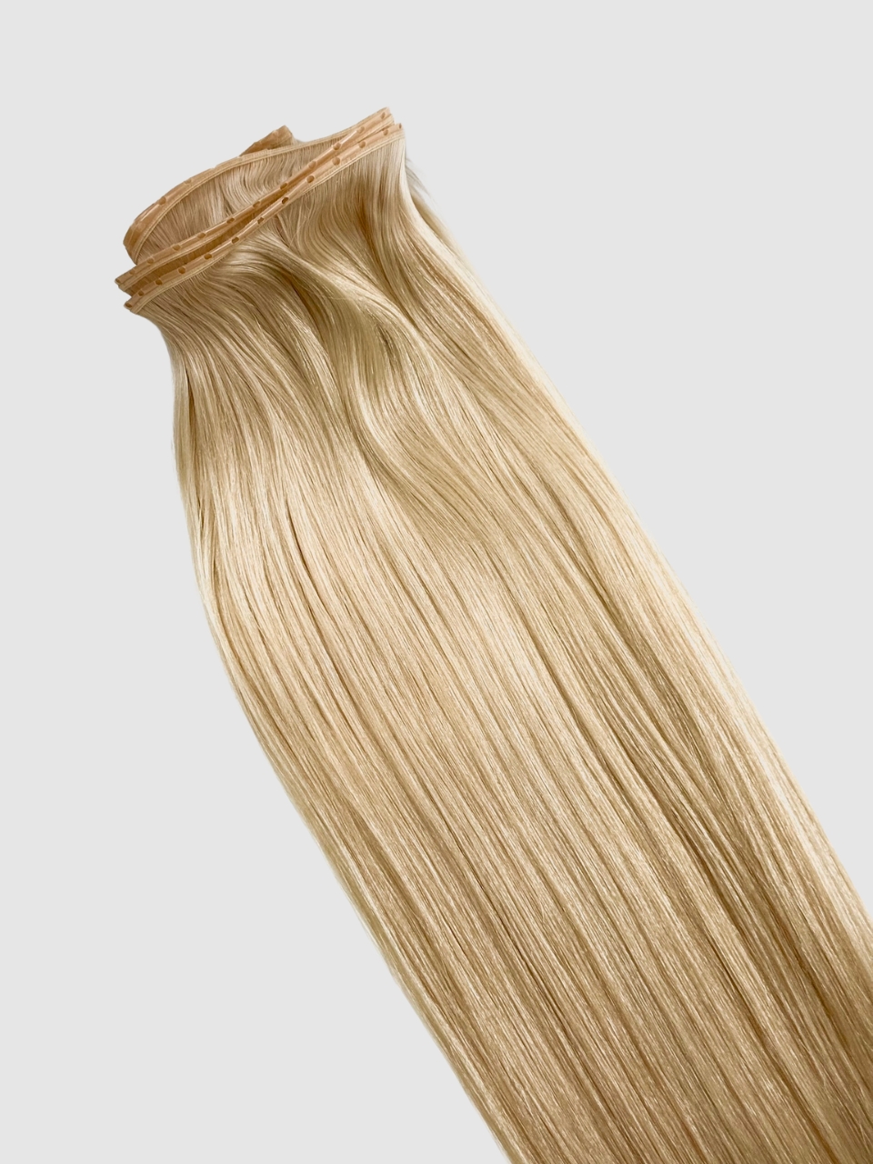 Farge Lys Blond #613 - Butterfly Weft Extensions