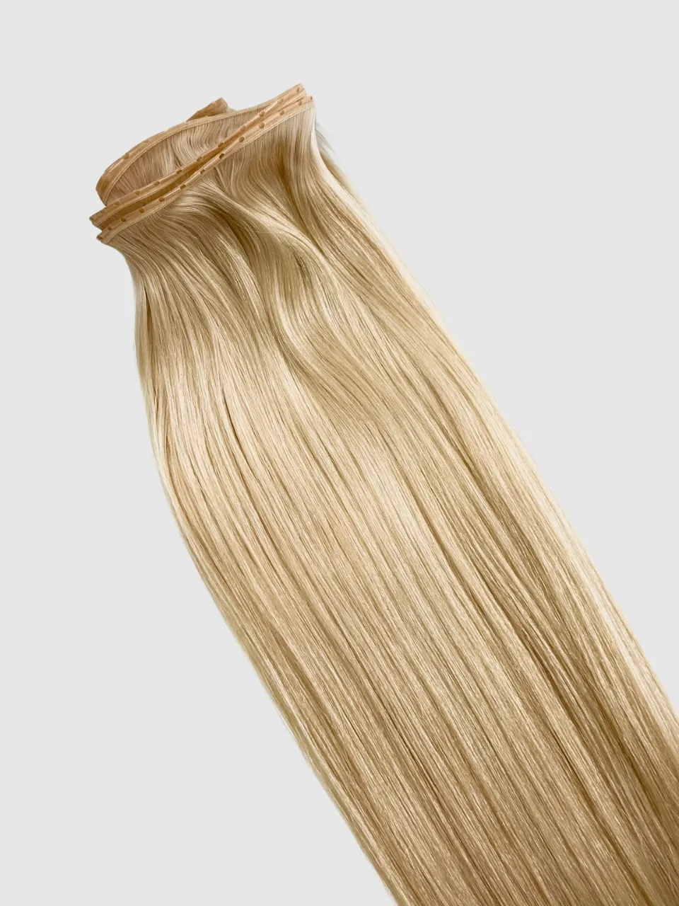 Farge Lys Blond #613 - Butterfly Weft Extensions