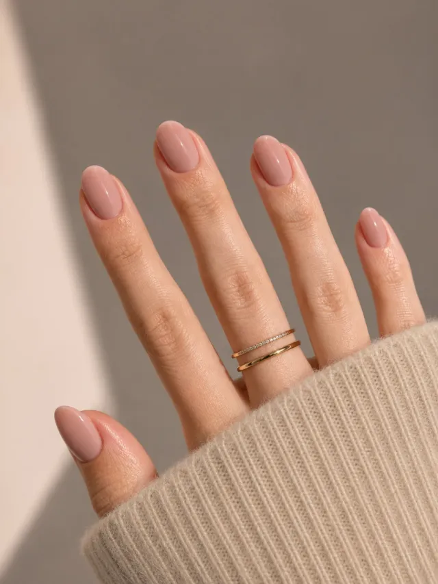 Nude Awakening - Oval Short